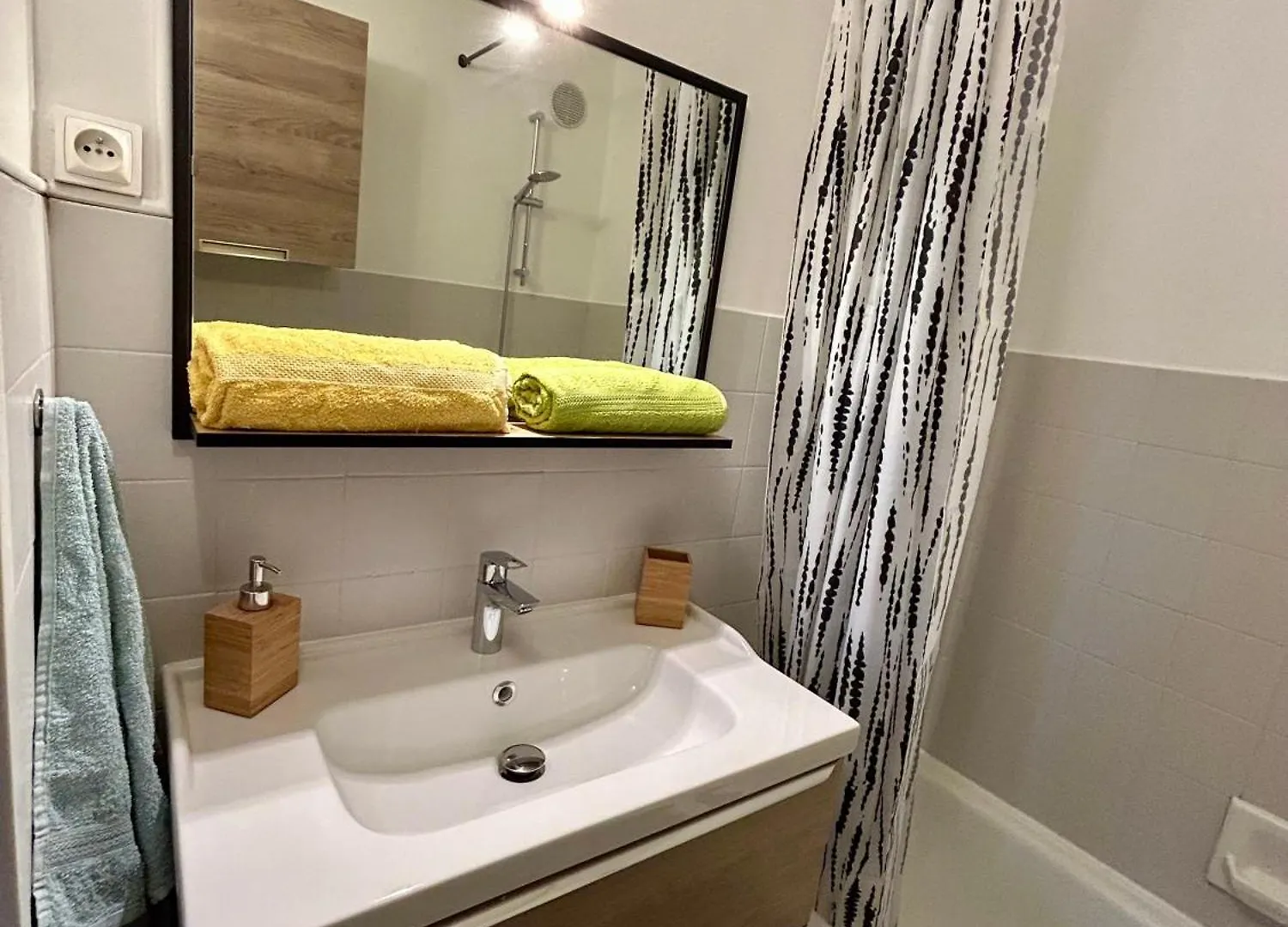Cocoon Vue Mer ☆ En Face Du Port De Golfe-Juan ☆ 0*,